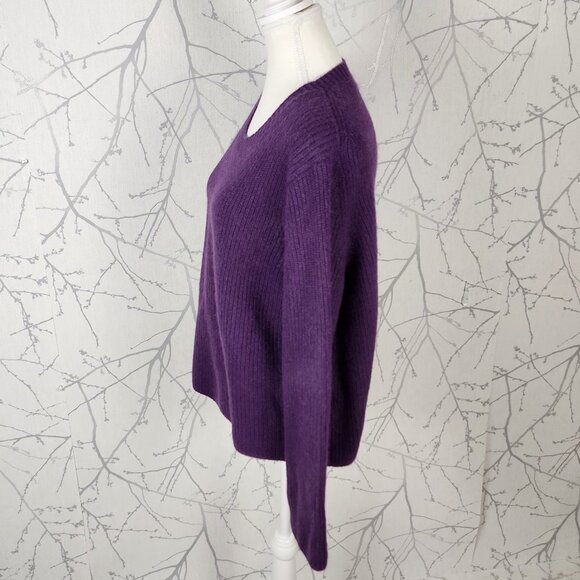 Banana Republic Purple 100% Cashmere Ribbed Knit Crewneck Sweater - Picture 3 of 6